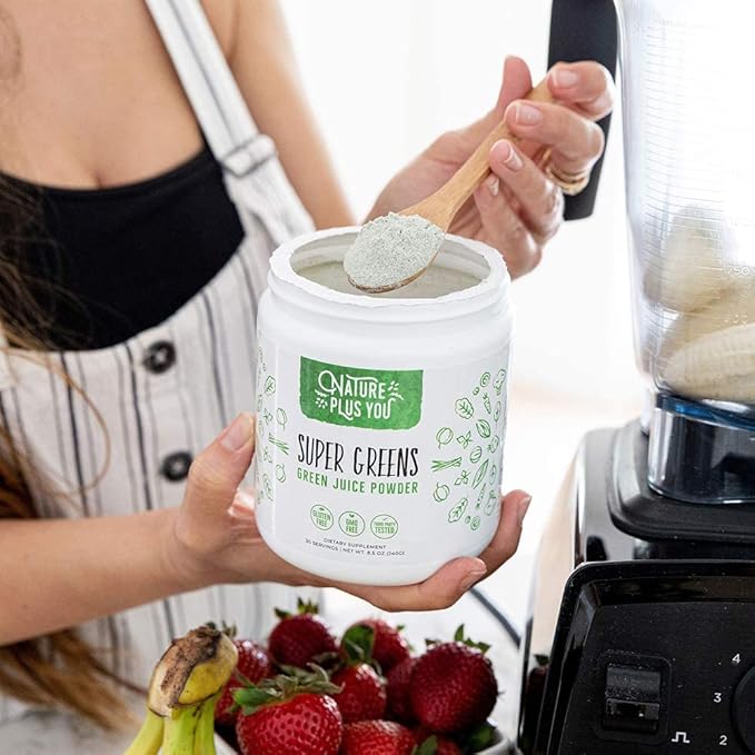 Super Greens Powder Organic Blend: Non-GMO Supplement, Includes Spirulina, Alfalfa, Spinach, Probiotics, Fiber and Digestive Enzymes, No Artificial Sweeteners, 30 Servings